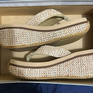 Volatile Women Platform High Heel Wedge Slides Flip Flop Sandals Thongs tan
